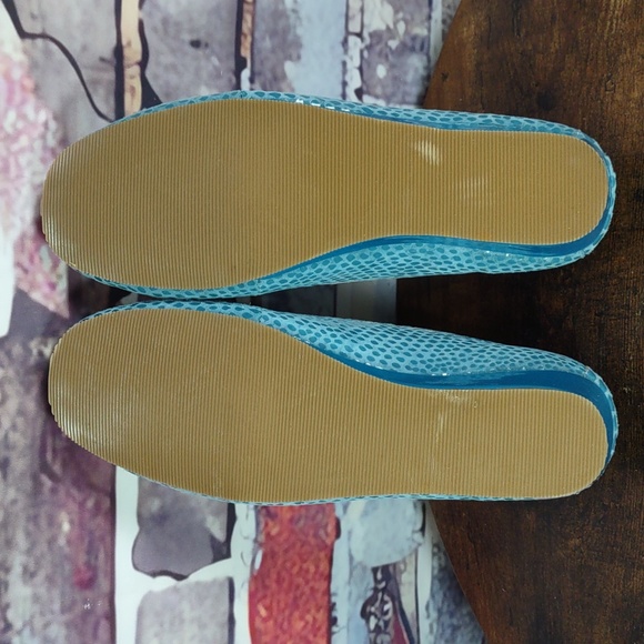 AJ Valenci Embossed Leather Wedge Mocs - Picture 7 of 11